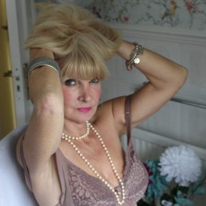 Julie - rencontre-MILF-Saint-Maur-des-Fossés